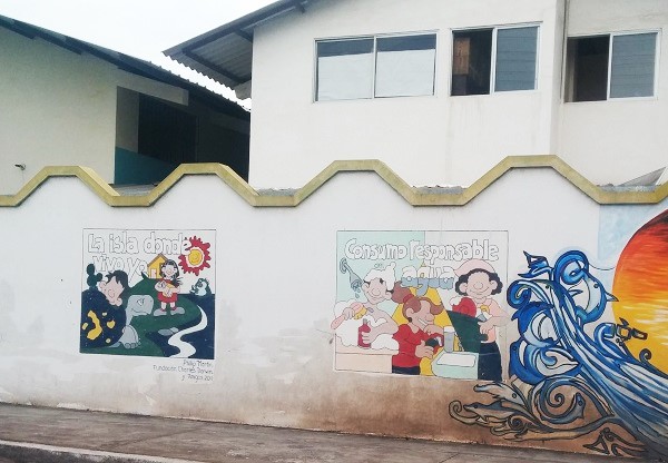 Murals in Puerto Ayora offer lessons about taking care of water and the environment | Galapagos Travel with GeoEx